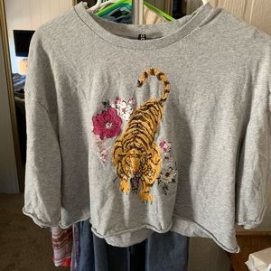 Divided cropped shirt